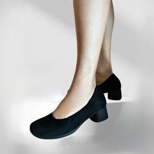 Think! Women's Black Suede Pumps Heels